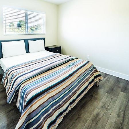 Large Condo Sleeps 10 Near Downtown Los Angeles Bagian luar foto