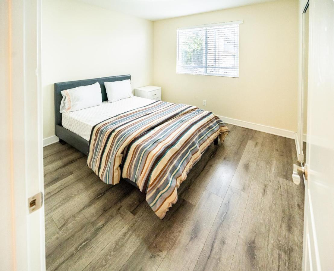 Large Condo Sleeps 10 Near Downtown Los Angeles Bagian luar foto