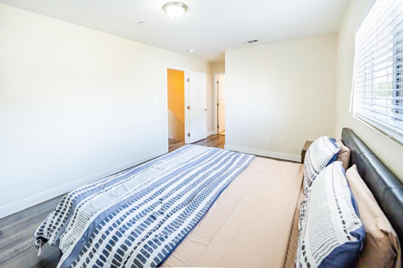 Large Condo Sleeps 10 Near Downtown Los Angeles Bagian luar foto