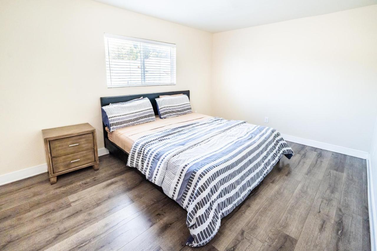 Large Condo Sleeps 10 Near Downtown Los Angeles Bagian luar foto