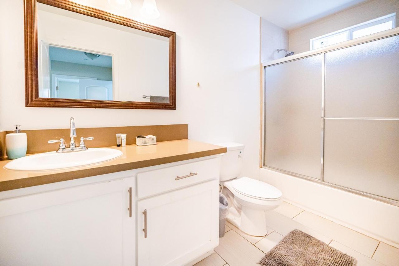 Large Condo Sleeps 10 Near Downtown Los Angeles Bagian luar foto