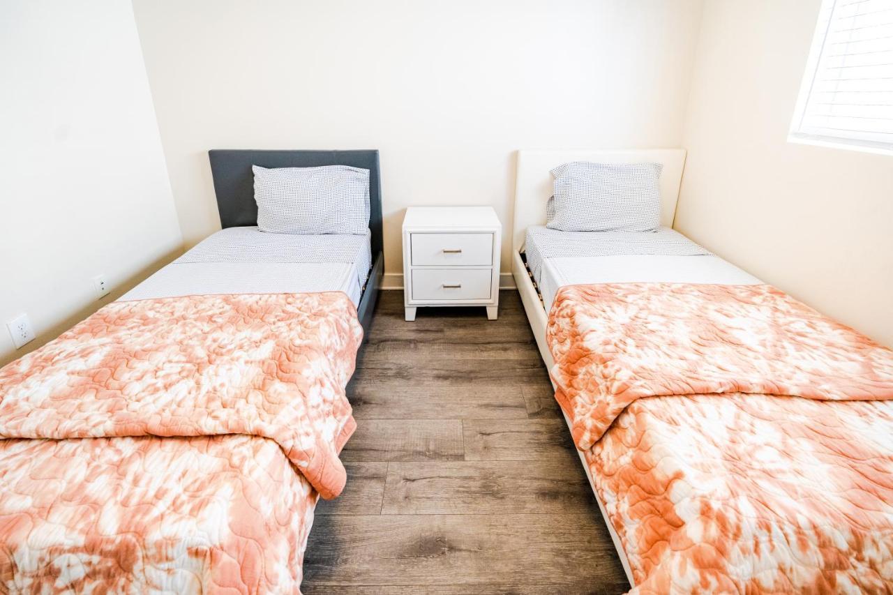 Large Condo Sleeps 10 Near Downtown Los Angeles Bagian luar foto